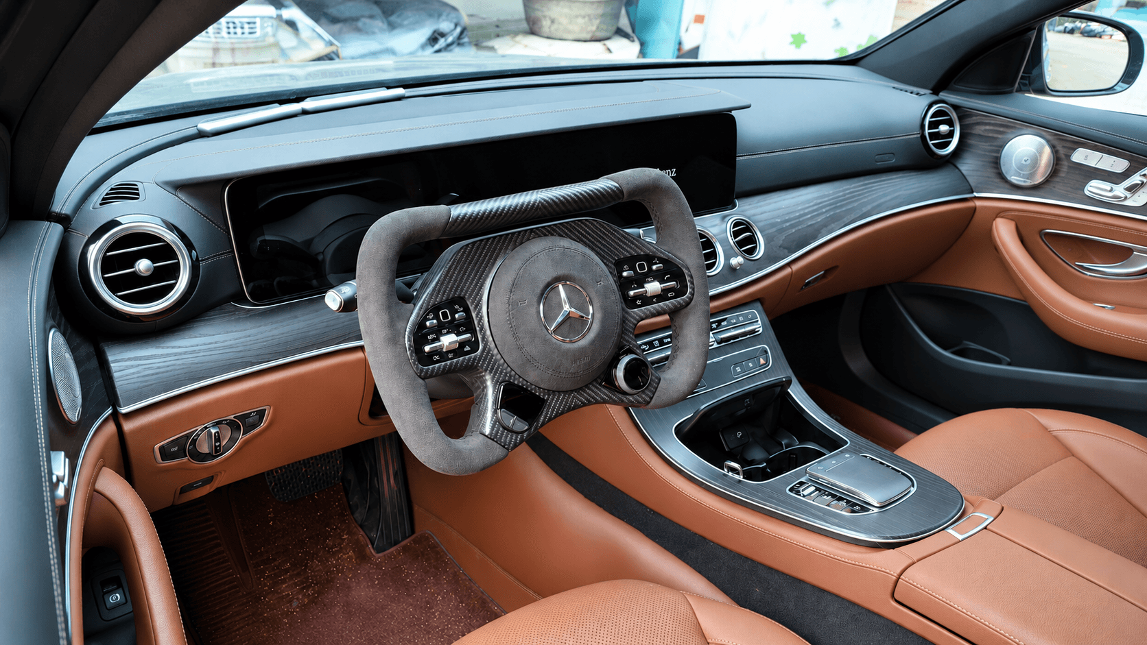 Custom carbon fiber steering wheel ready for B2B supply